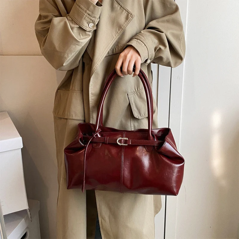 Sac à main souple avec détail ceinture décorative - Image 9