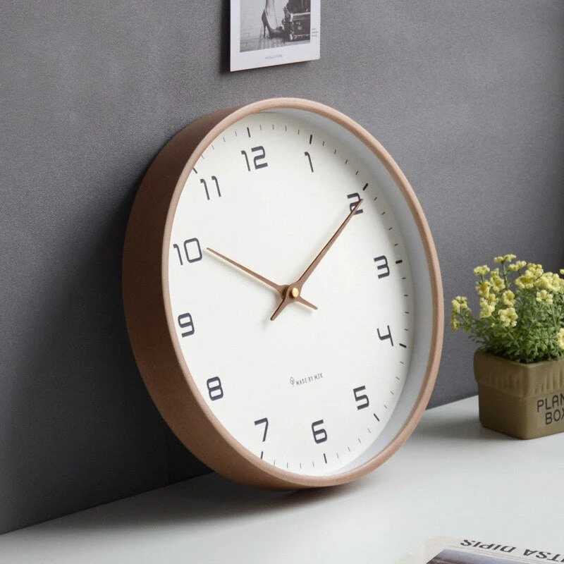 Horloge murale scandinave en bois naturel