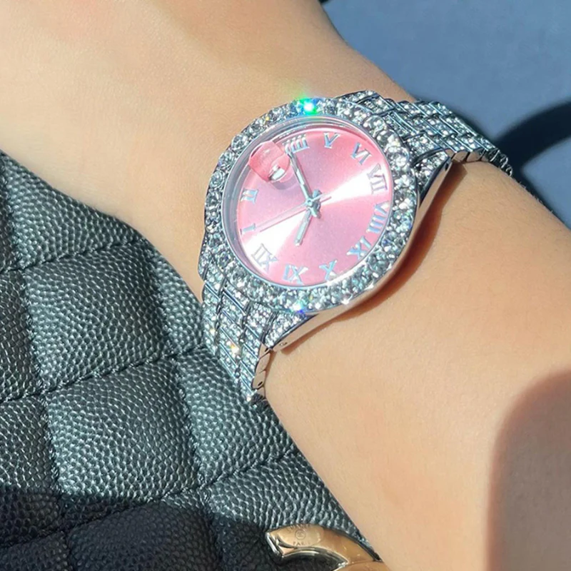 Nyra – Montre à cadran rond ornée de cristaux et bracelet ajustable - Image 5