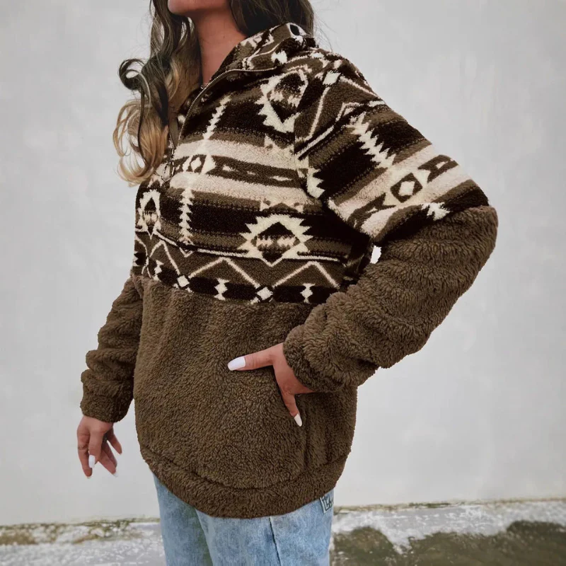 Patricia – Pull en polaire à motif aztèque avec col montant - Image 5