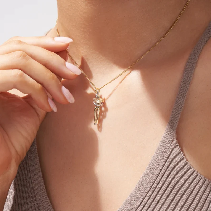 Collier femme pendentif couple enlacé sculpté - Image 7