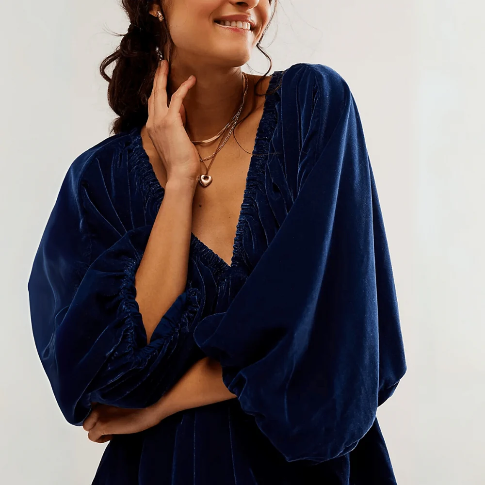 Robe courte à col en V avec manches longues et poches - Image 3