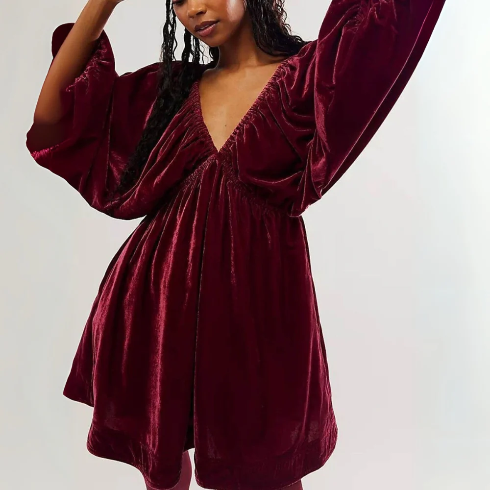 Robe courte à col en V avec manches longues et poches - Image 5