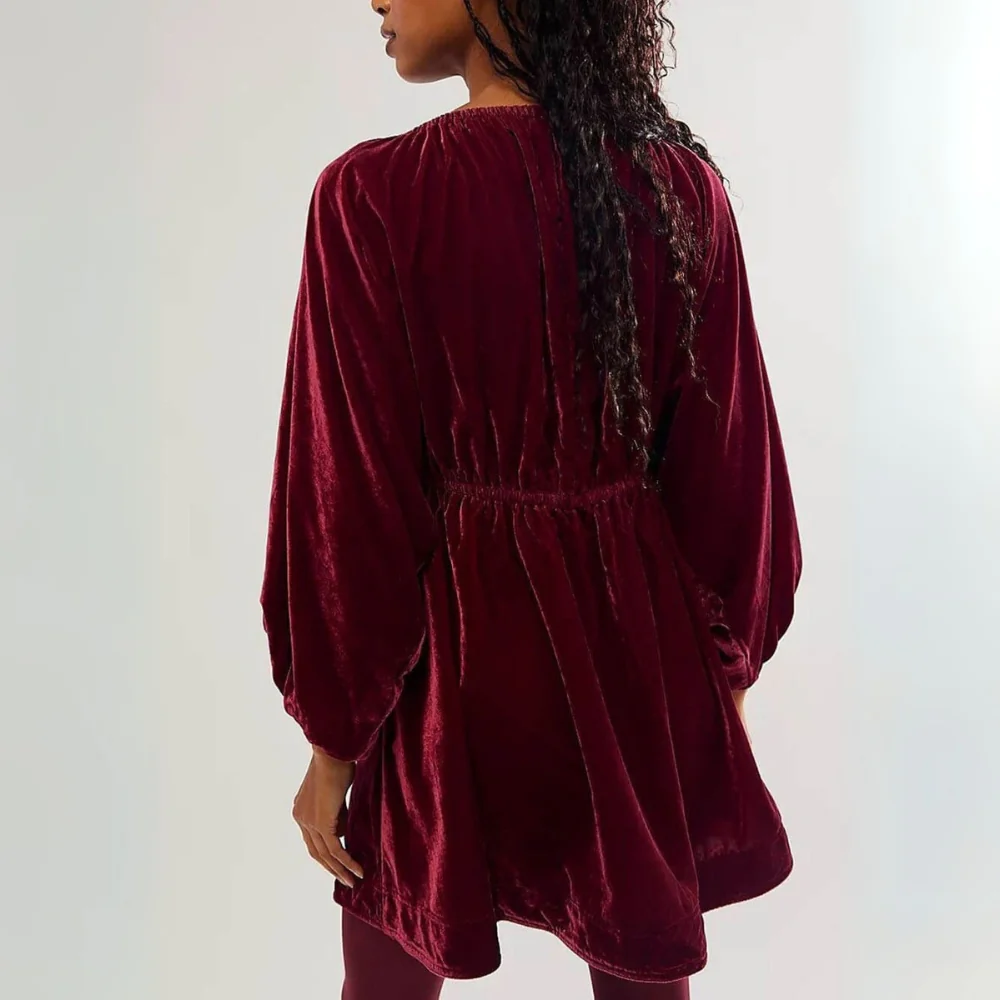 Robe courte à col en V avec manches longues et poches - Image 6