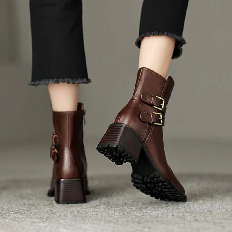 Bottines femme avec fermeture éclair latérale et brides réglables - Image 5