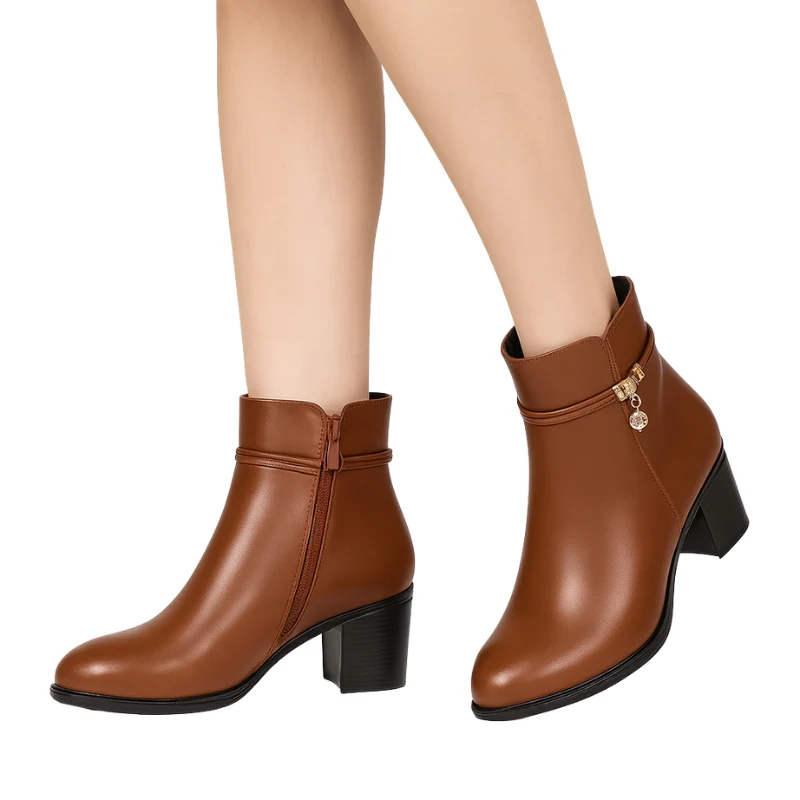 Bottines à bout pointu avec fermeture éclair latérale