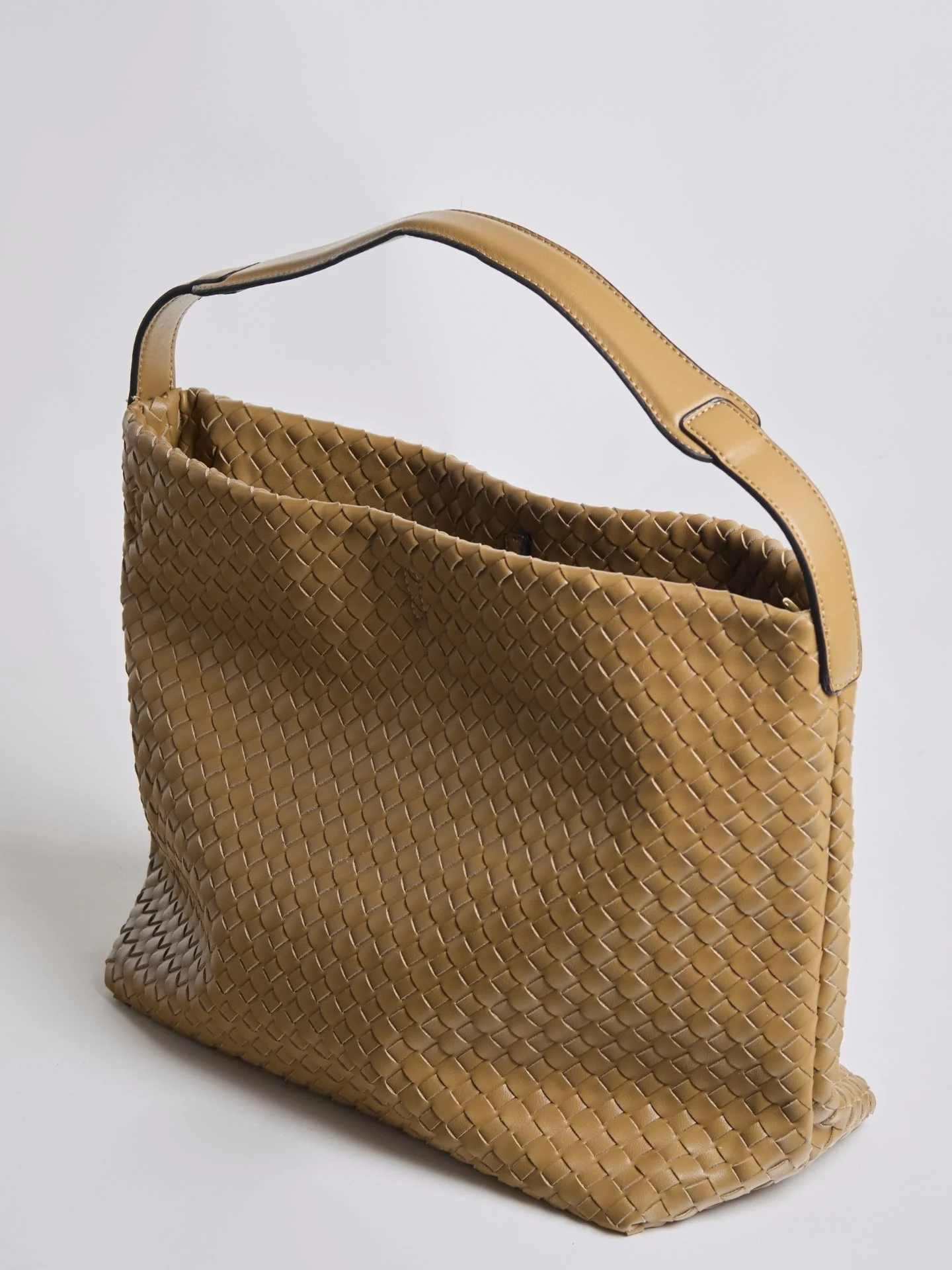 Sac Bandoulière Léger au Design Tressé et Grande Capacité - Image 3