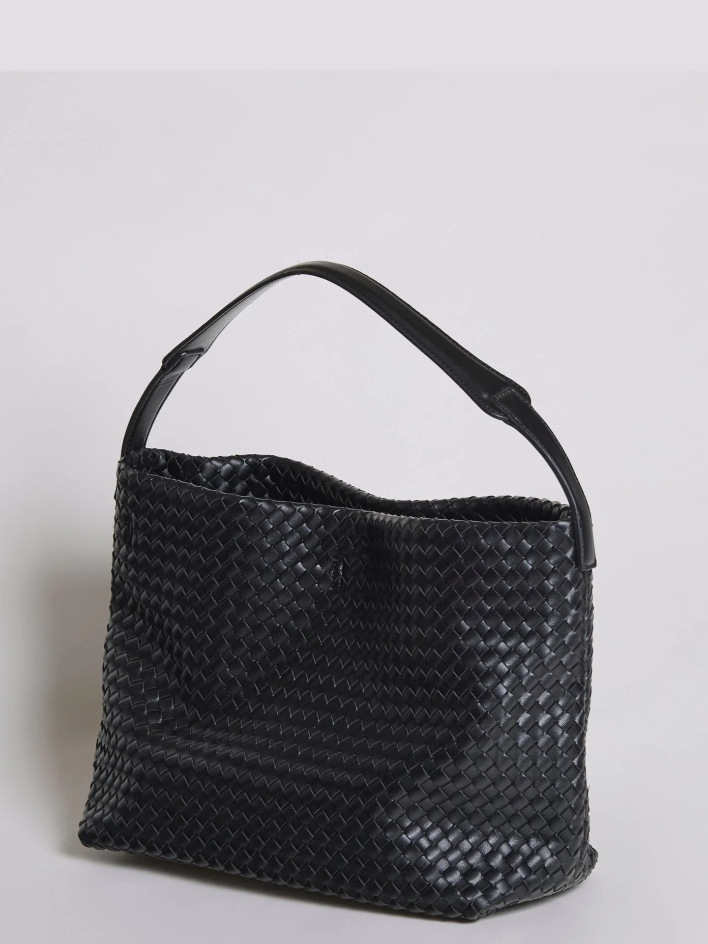 Sac Bandoulière Léger au Design Tressé et Grande Capacité - Image 4