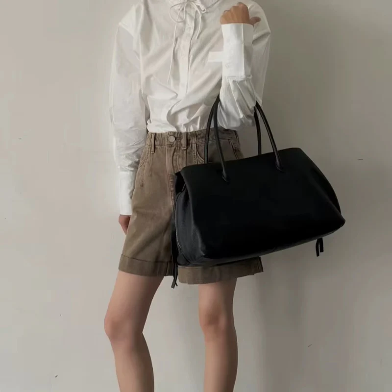 Sac bandoulière femme avec poignée et multiples compartiments zippés - Image 8