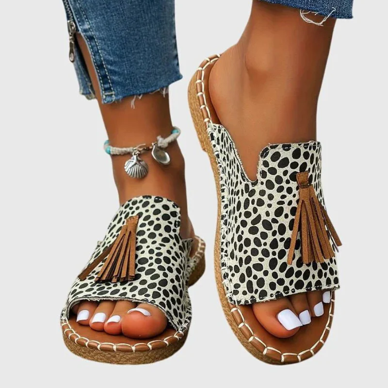 Sandales à enfiler pour femme avec détail à pompon - Image 9