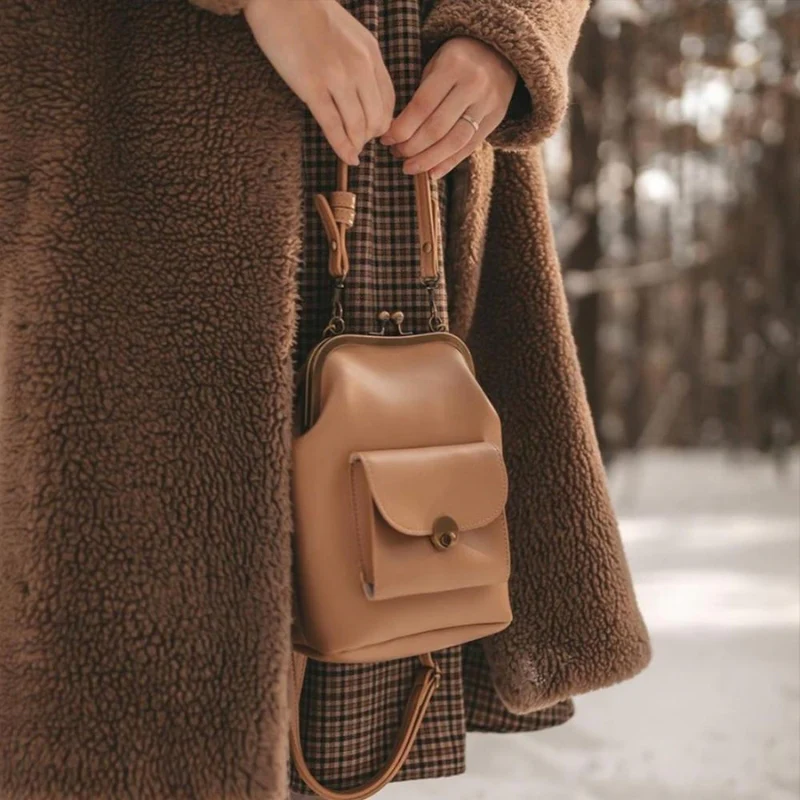 Sac bandoulière avec fermeture à boucle + bandoulière réglable - Image 6