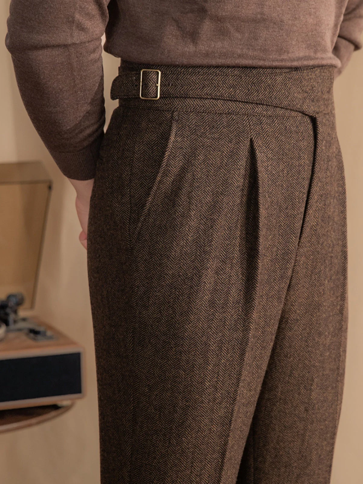Pantalons plissés ajustés élégants pour un confort sophistiqué - Image 4