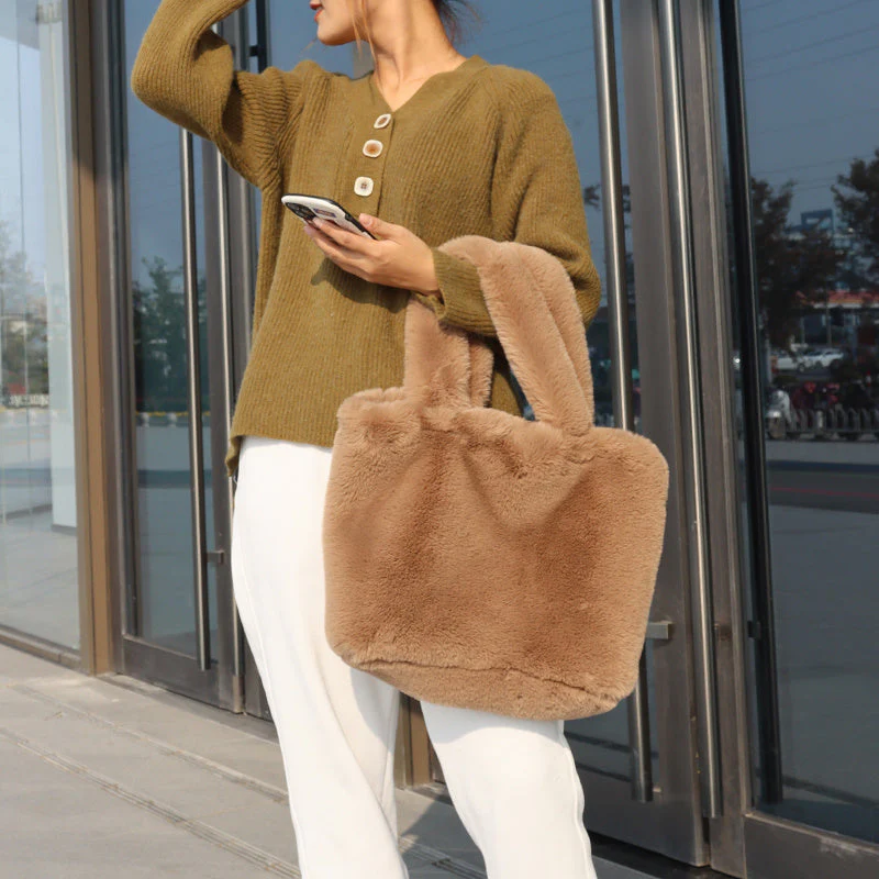 Sac cabas femme grande capacité en fausse fourrure - Image 5